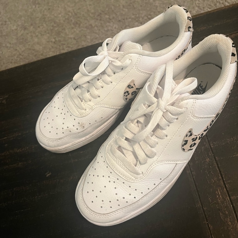 White Nikes size 9 brand new no box - Picture 4 of 9